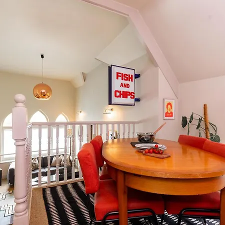 The Loft By The Bay Apartment *