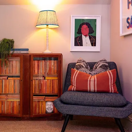 The Loft By The Bay Apartment