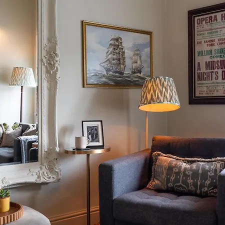 The Loft By The Bay Apartment